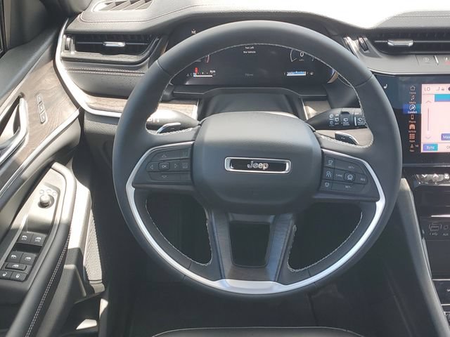 New 2026 Jeep Grand Cherokee L Limited w/ Limited Altitude Package AWD/4WD image 15