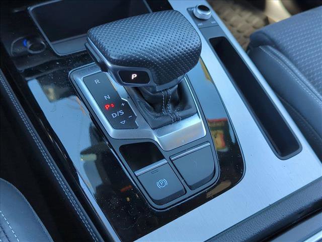 Used 2021 Audi Q5 e Premium Plus w/ Premium Plus Package image 12