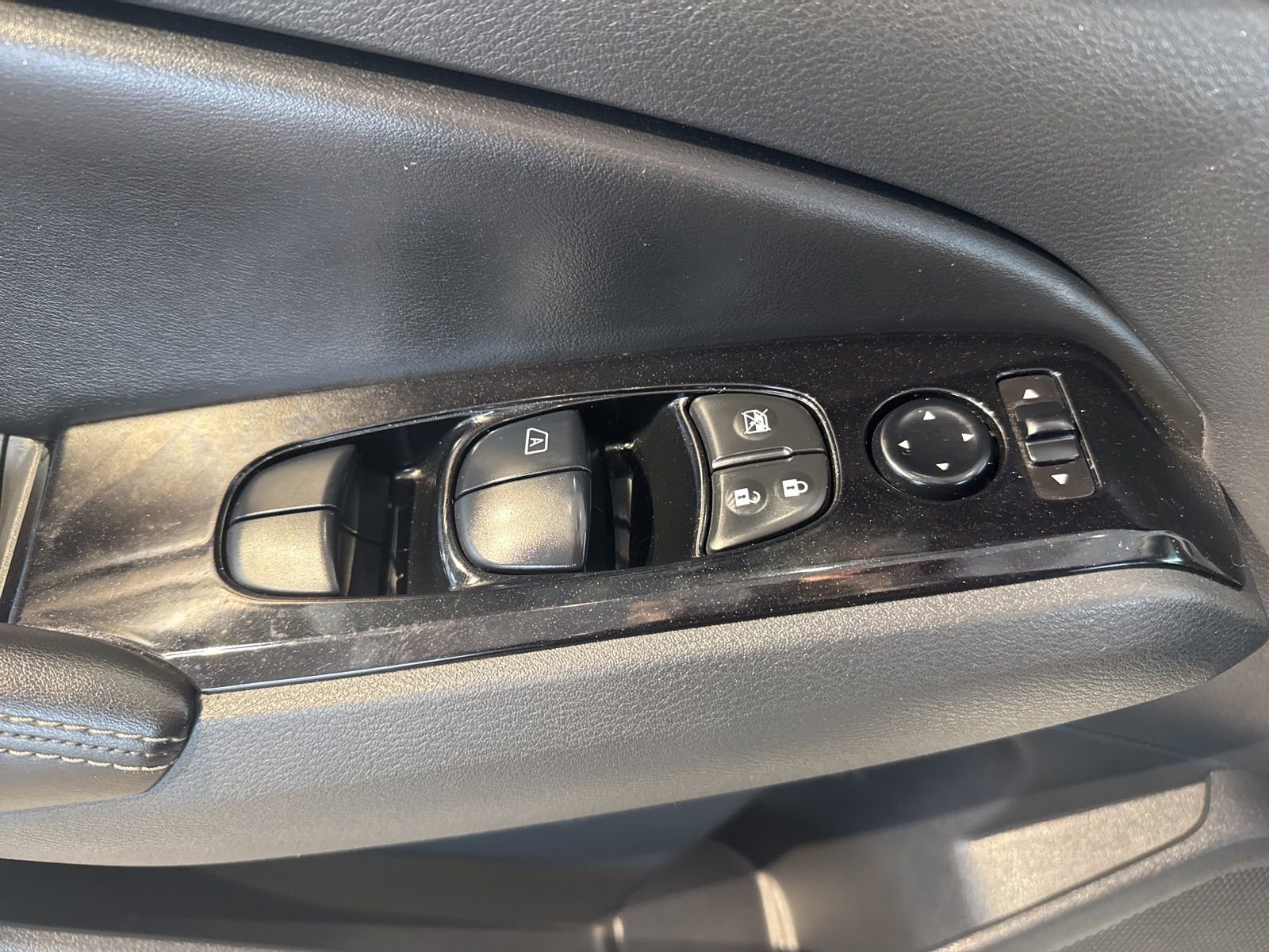 Used 2023 Nissan Altima 2.5 SV image 16