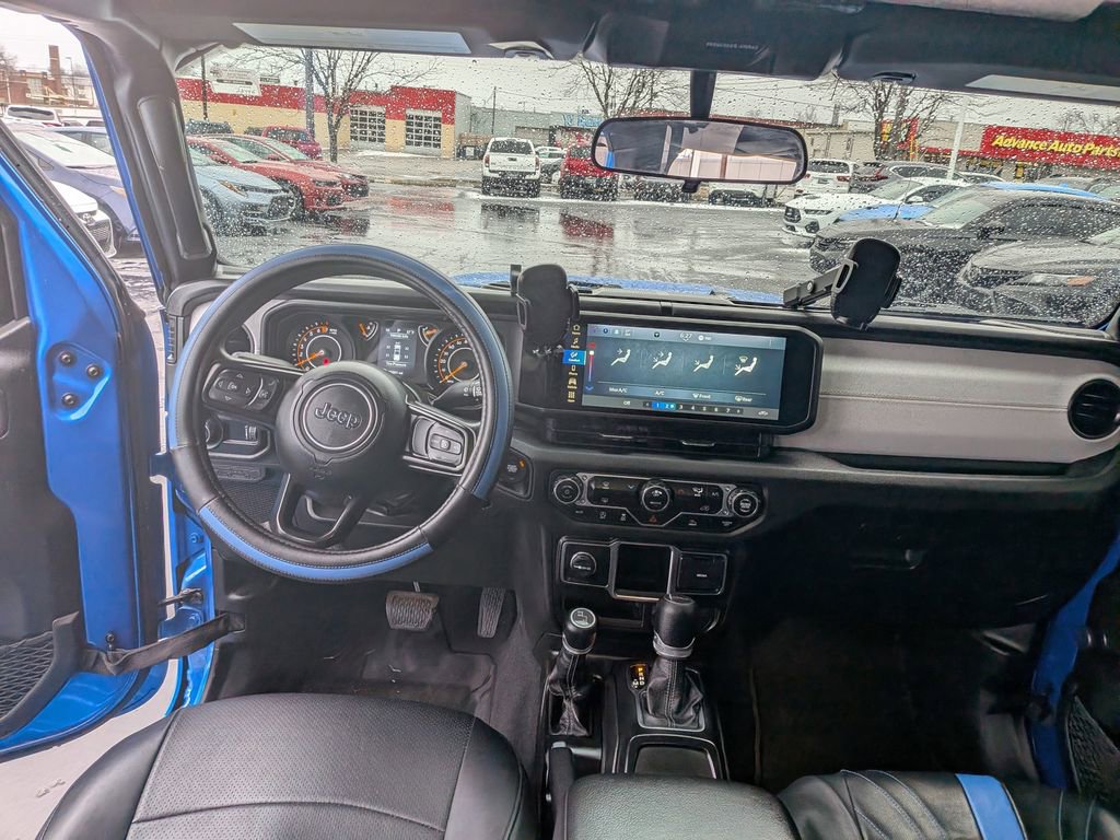 Used 2024 Jeep Gladiator Sport image 14