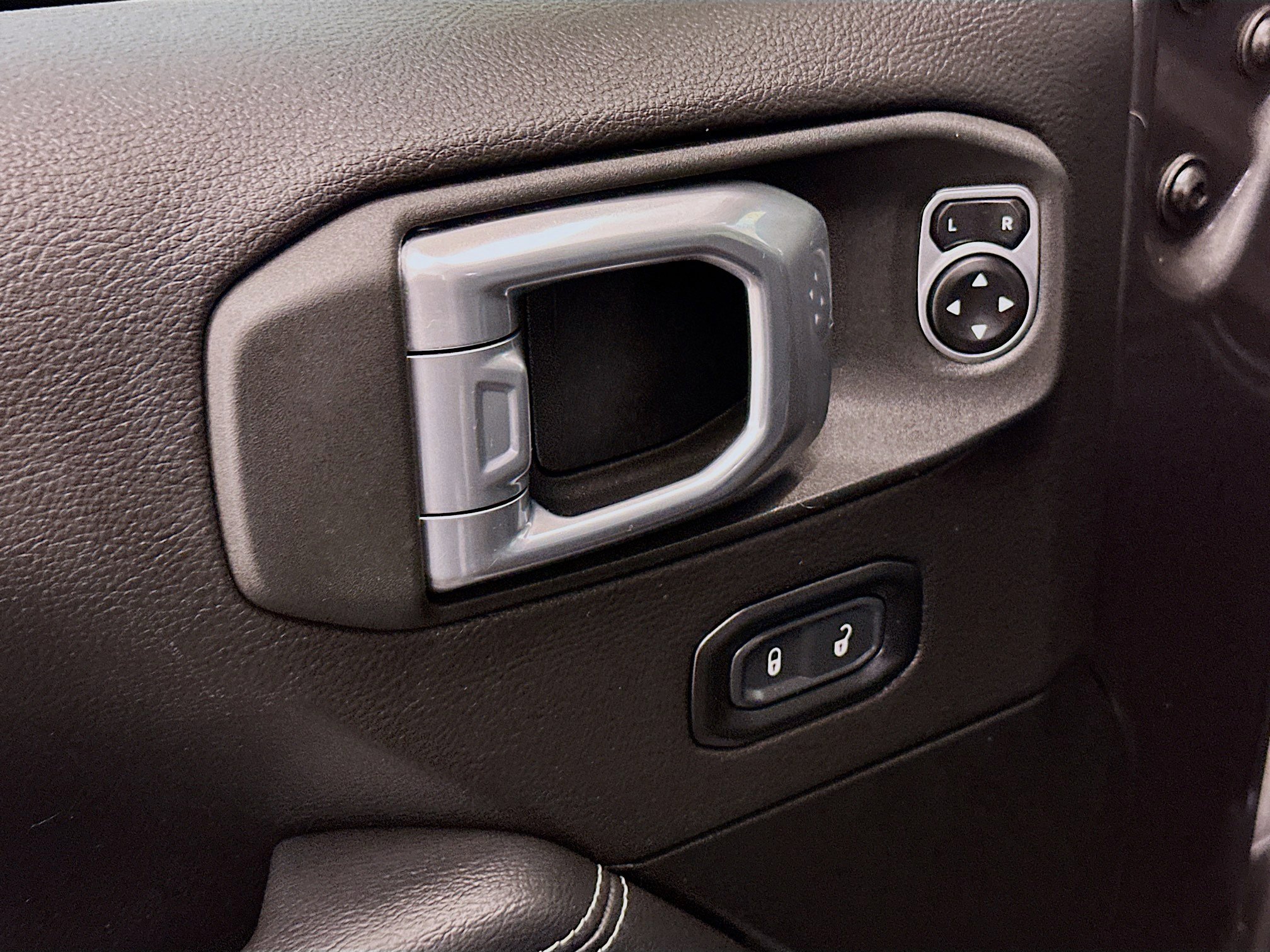 Used 2023 Jeep Wrangler Sahara w/ Cold Weather Group image 15