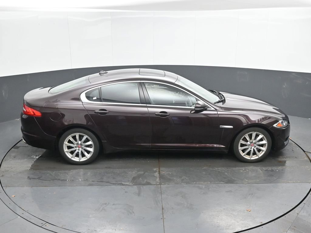 Used 2015 Jaguar XF Premium image 29