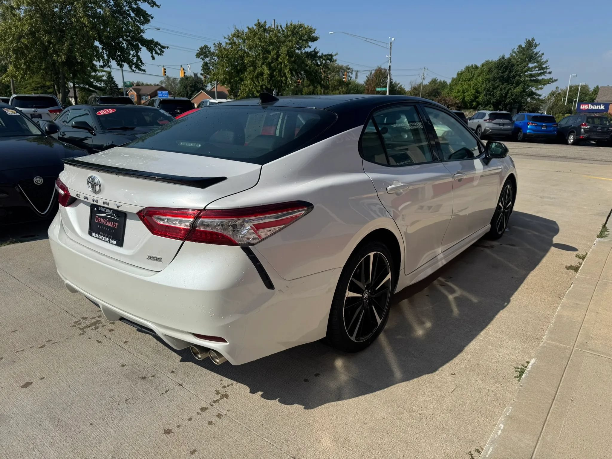 Used 2020 Toyota Camry XSE w/ Navigation Package FWD image 4