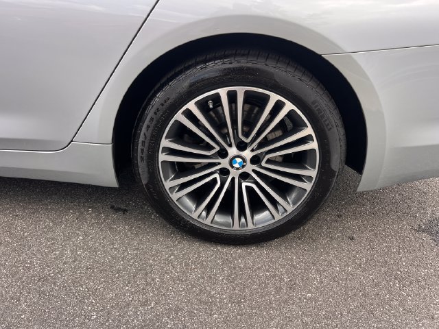 Used 2020 BMW 530e w/ Convenience Package RWD image 37