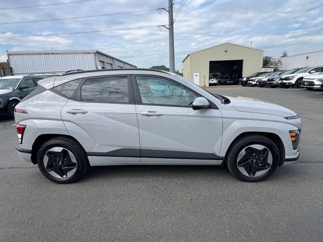 Used 2024 Hyundai Kona SEL FWD image 4