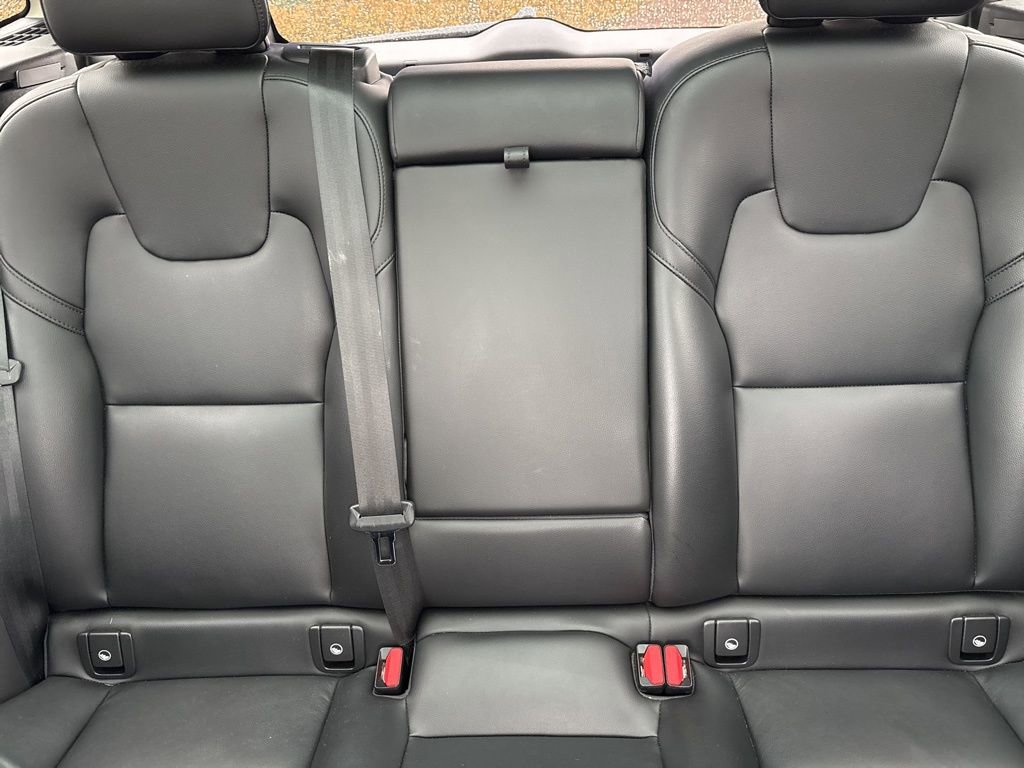 Certified 2023 Volvo XC60 B5 Core w/ Climate Package AWD/4WD image 35