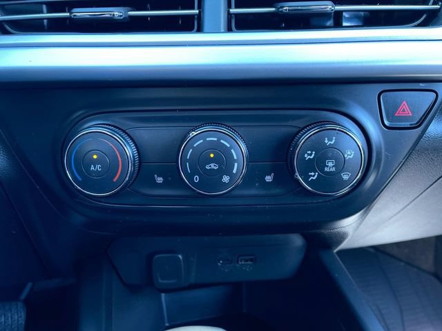Used 2025 Chevrolet Trax RS FWD image 32