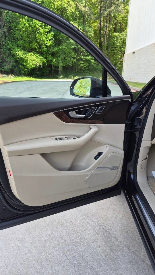 Used 2017 Audi Q7 3.0T Premium Plus image 28