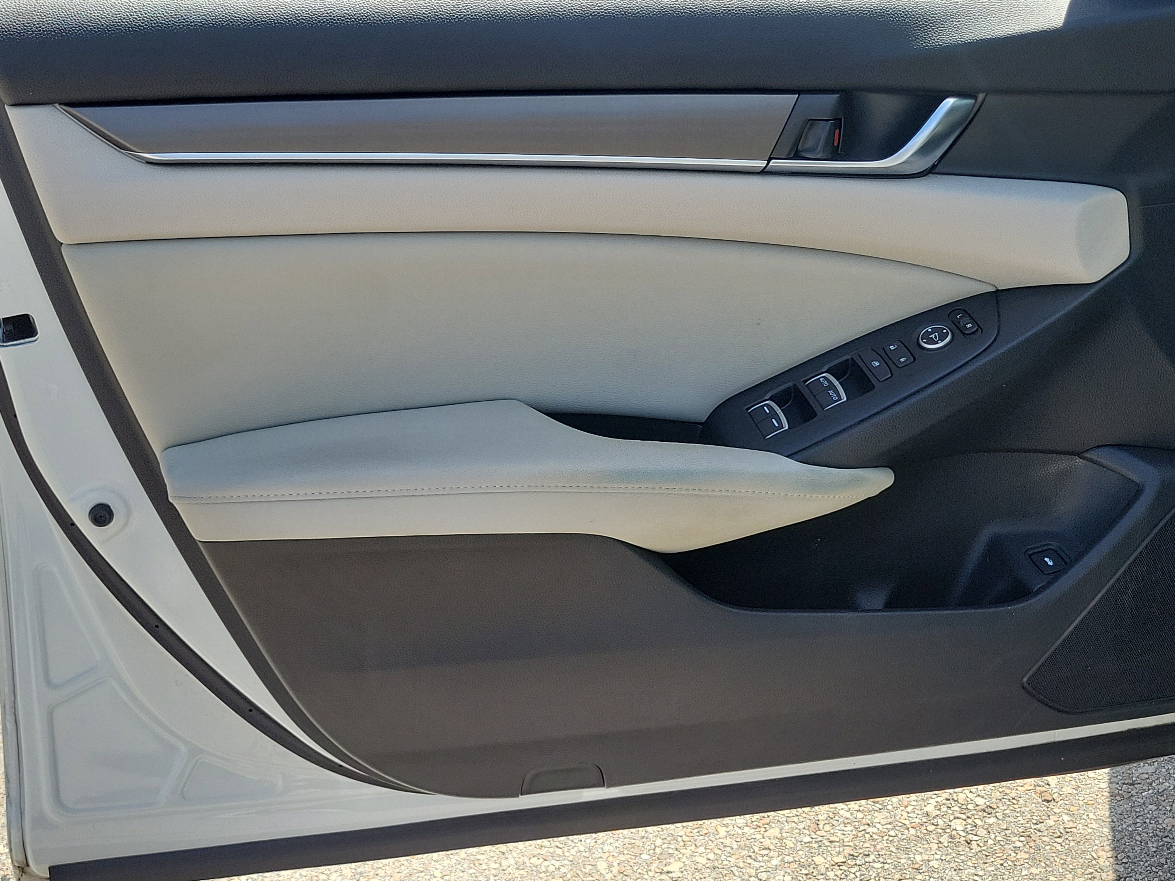 Used 2018 Honda Accord LX image 22