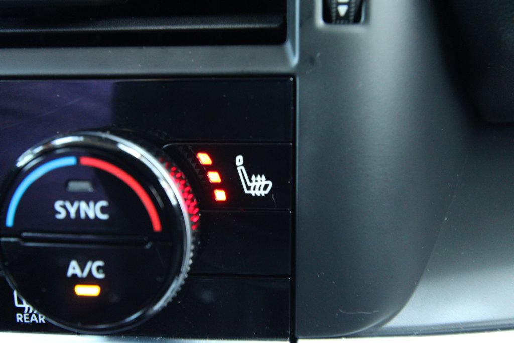 Used 2023 Nissan Rogue S AWD/4WD image 12