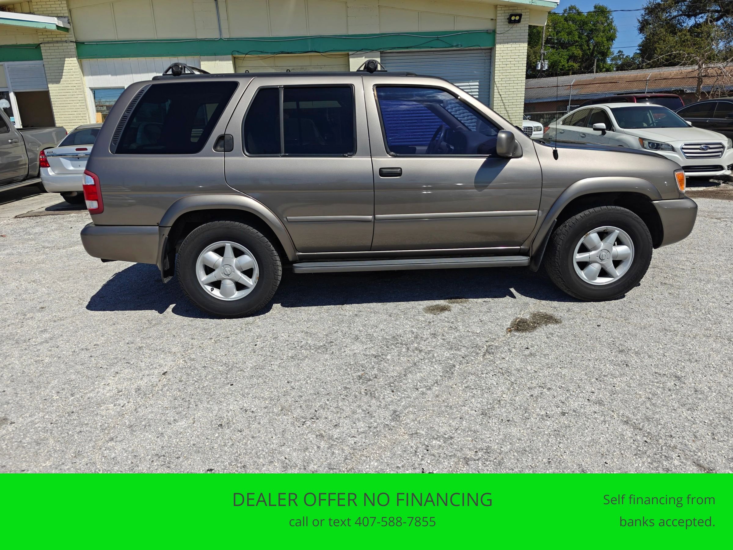 Used 2001 Nissan Pathfinder LE image 6