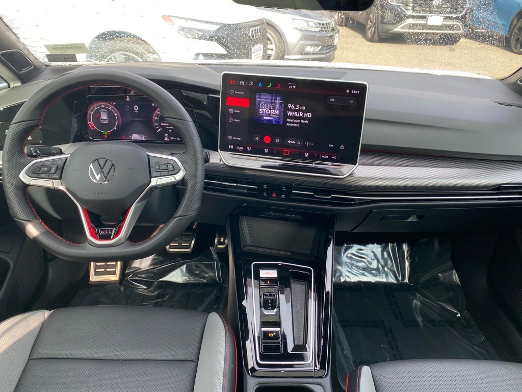 Certified 2025 Volkswagen GTI SE image 11