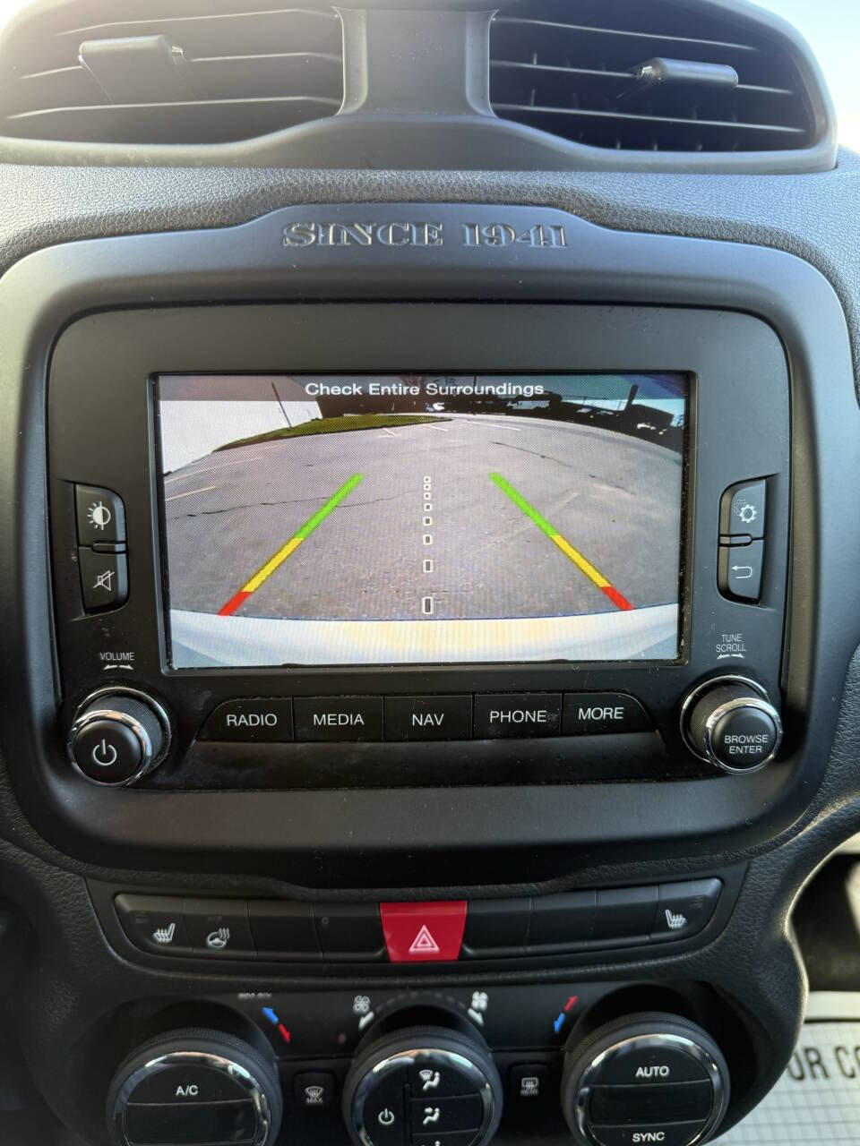 Used 2015 Jeep Renegade Limited image 12