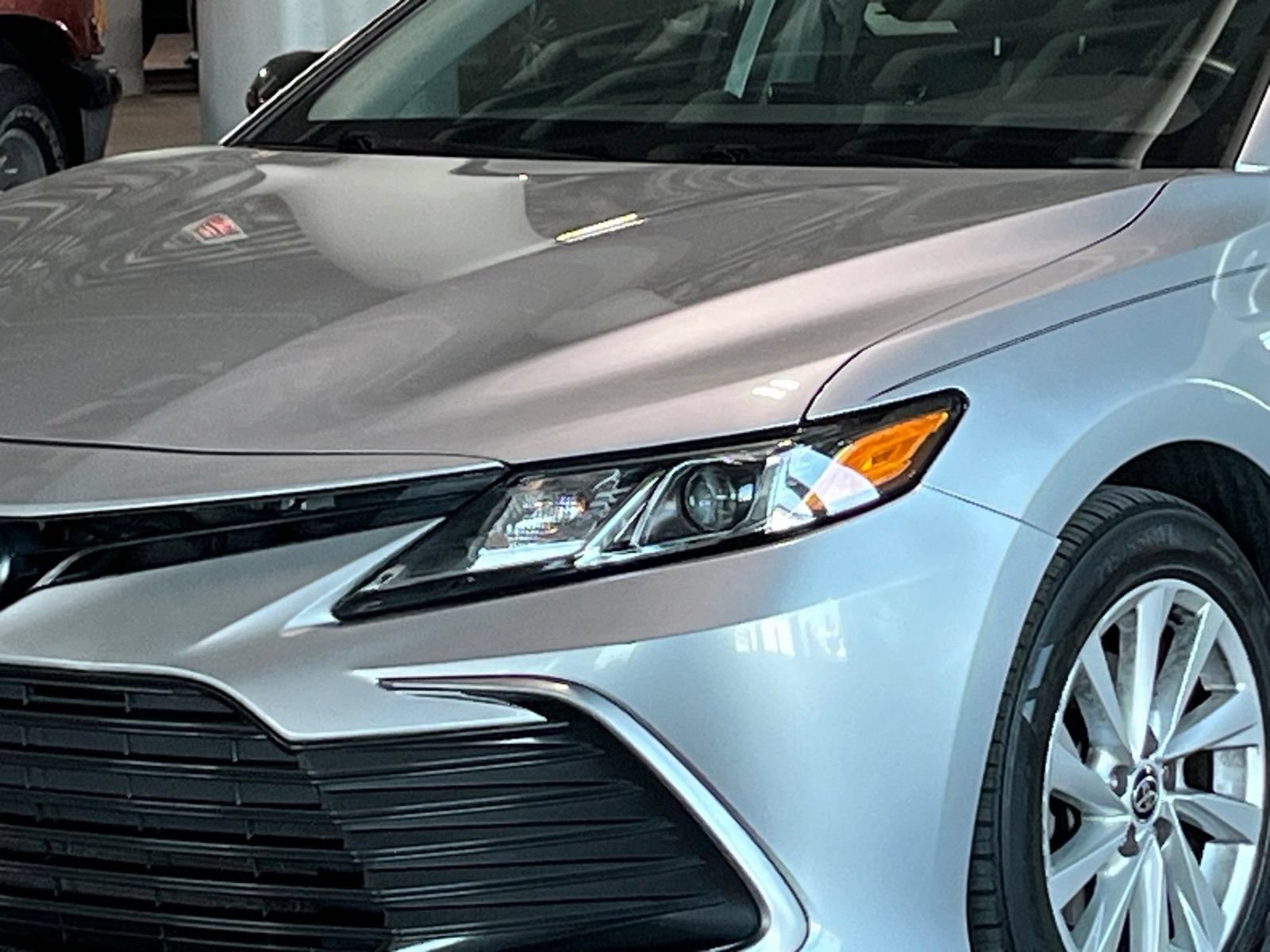 Used 2023 Toyota Camry LE w/ Convenience Package FWD image 5