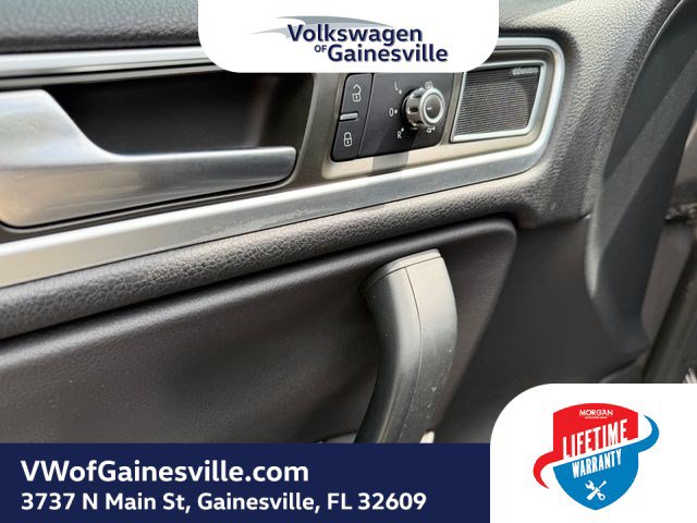 Used 2014 Volkswagen Touareg Executive AWD/4WD image 16