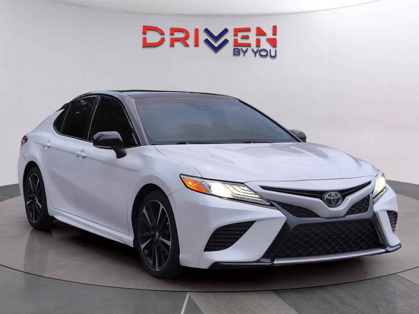Used 2020 Toyota Camry XSE image 8