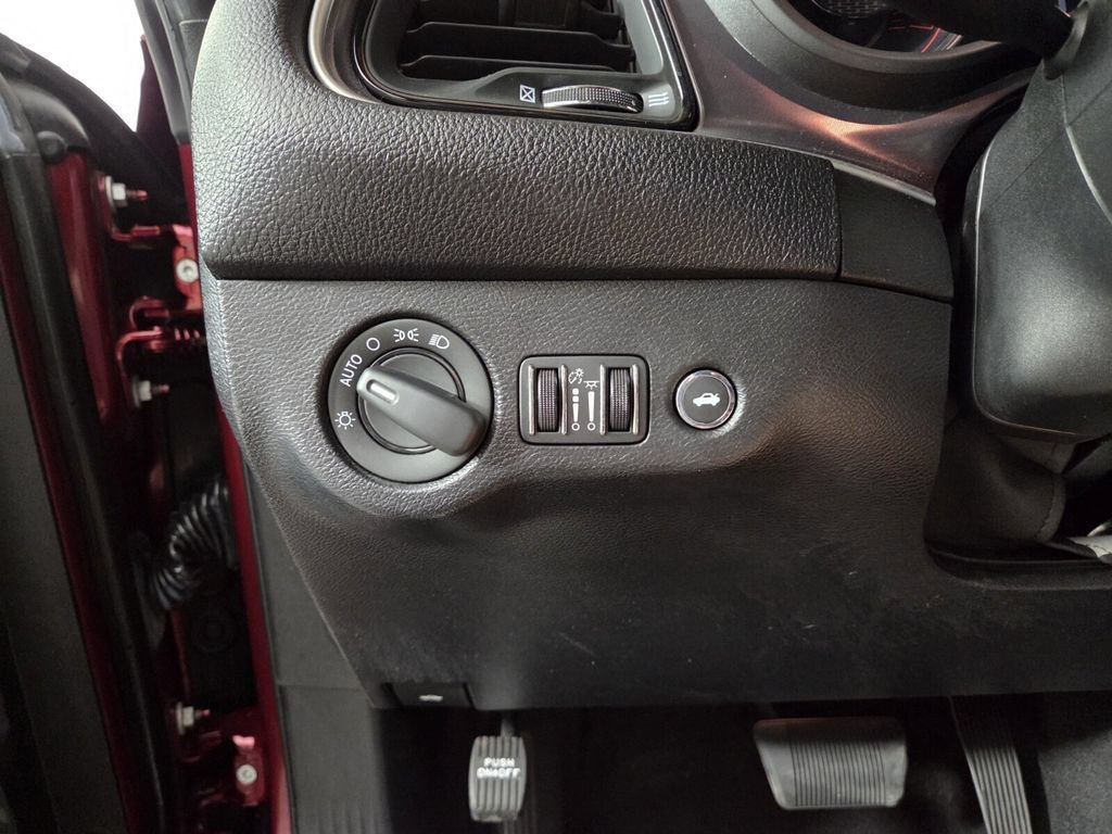 Used 2021 Dodge Challenger SXT RWD image 19