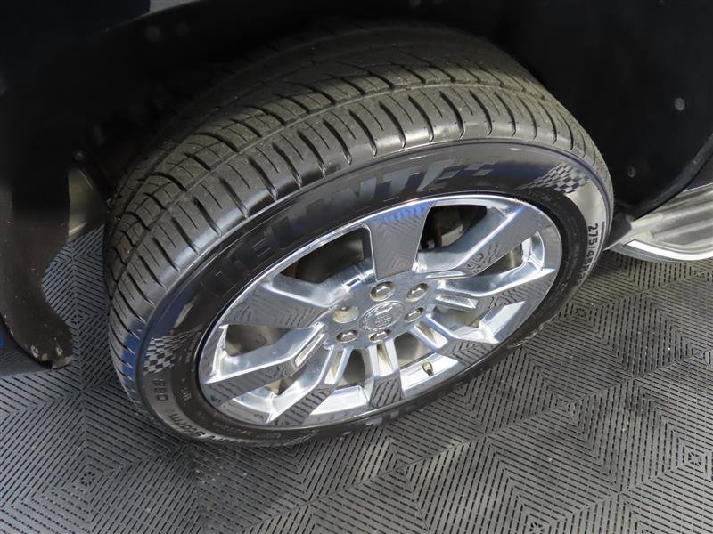 Used 2016 Cadillac Escalade Luxury RWD image 8