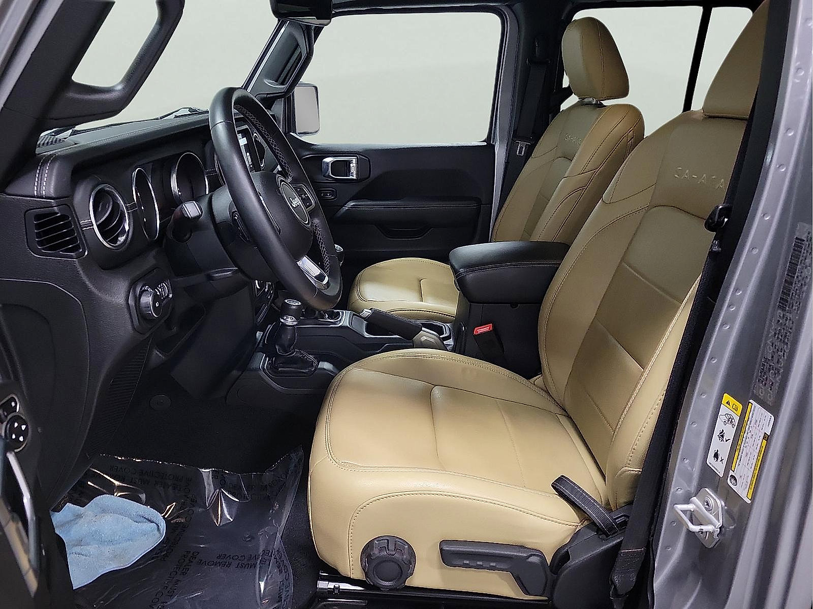 Used 2018 Jeep Wrangler Unlimited Sahara image 11