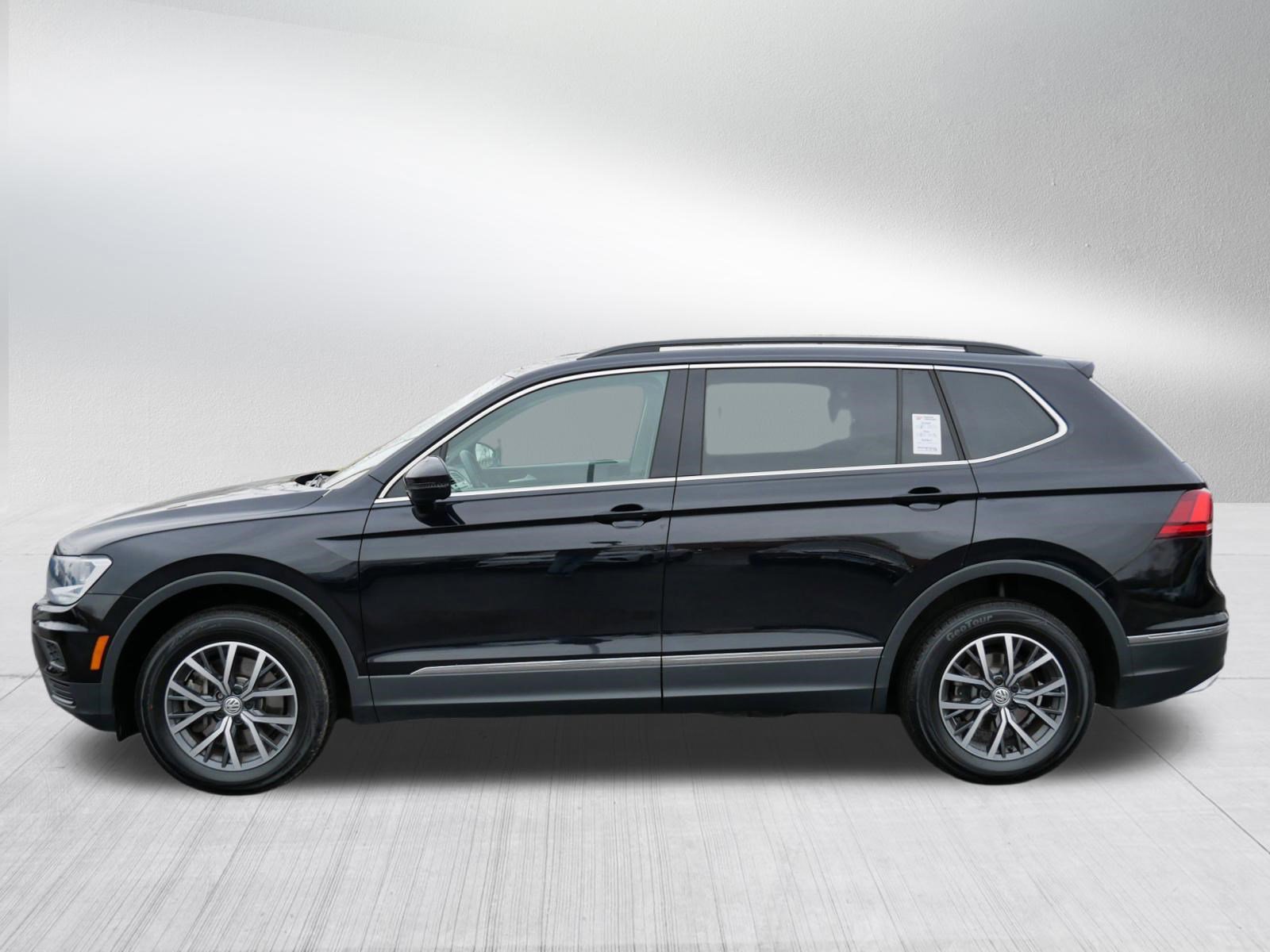 Certified 2020 Volkswagen Tiguan SE w/ Panoramic Sunroof Package image 4