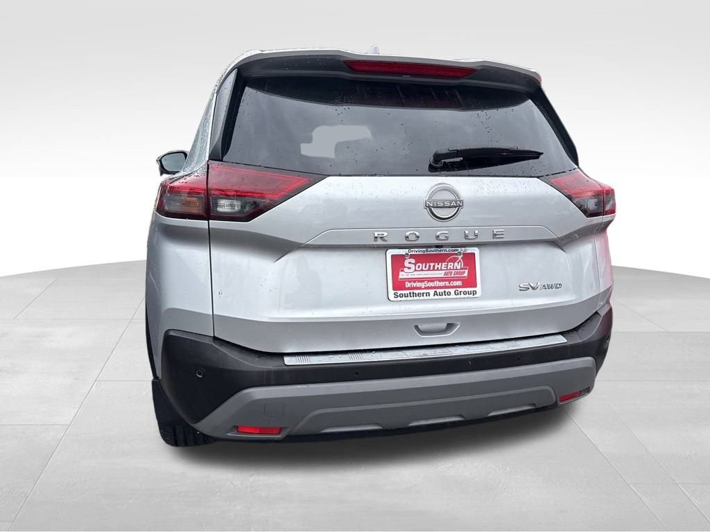Used 2023 Nissan Rogue SV image 11