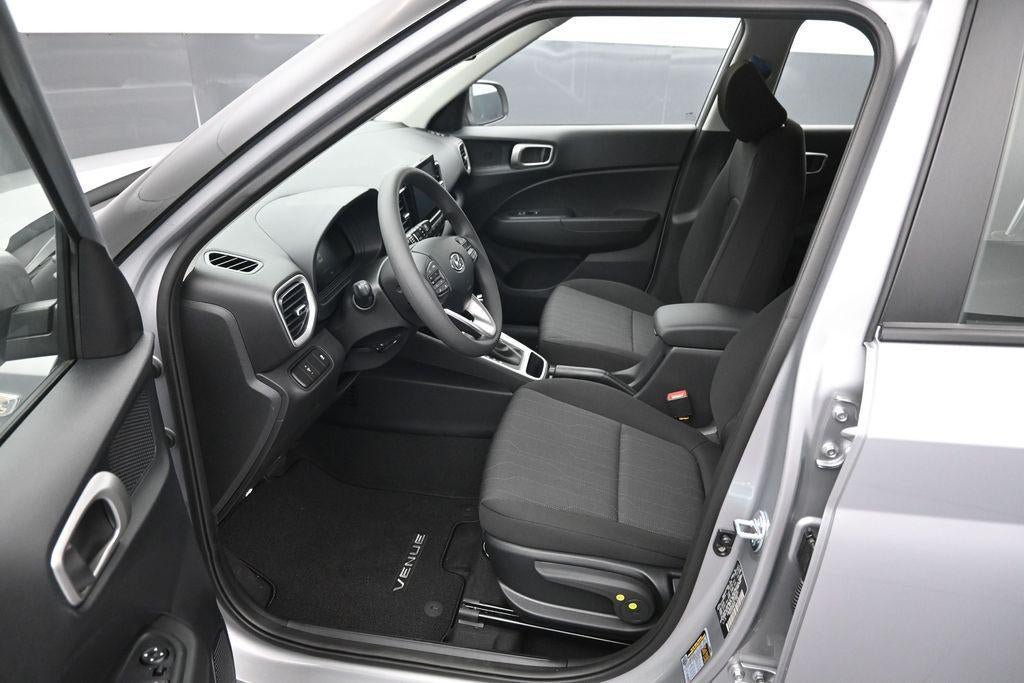 New 2026 Hyundai Venue SE FWD image 9