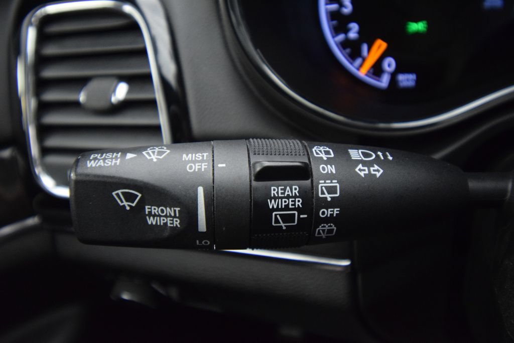 Used 2021 Jeep Grand Cherokee Overland AWD/4WD image 36