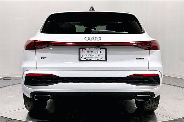 Certified 2025 Audi Q5 Premium w/ Convenience Package AWD/4WD image 3