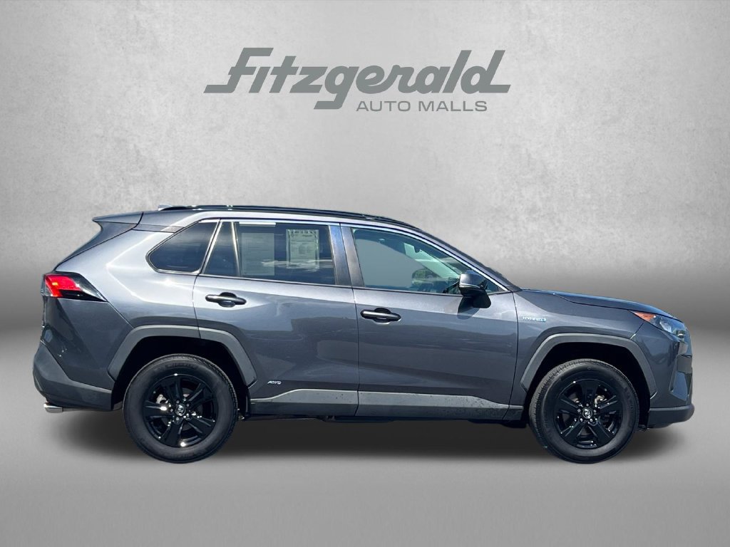 Used 2019 Toyota RAV4 LE AWD/4WD image 3