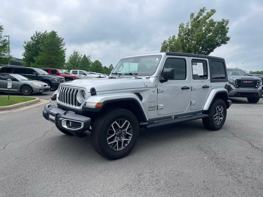 Used 2024 Jeep Wrangler Unlimited Sahara AWD/4WD image 3