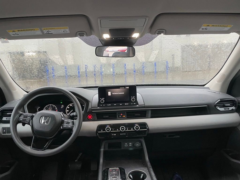 Used 2023 Honda Pilot LX image 5