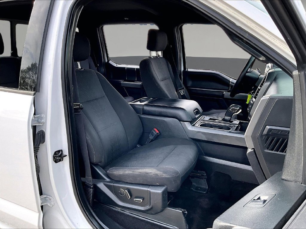 Used 2018 Ford F150 XLT w/ Equipment Group 302A Luxury AWD/4WD image 33