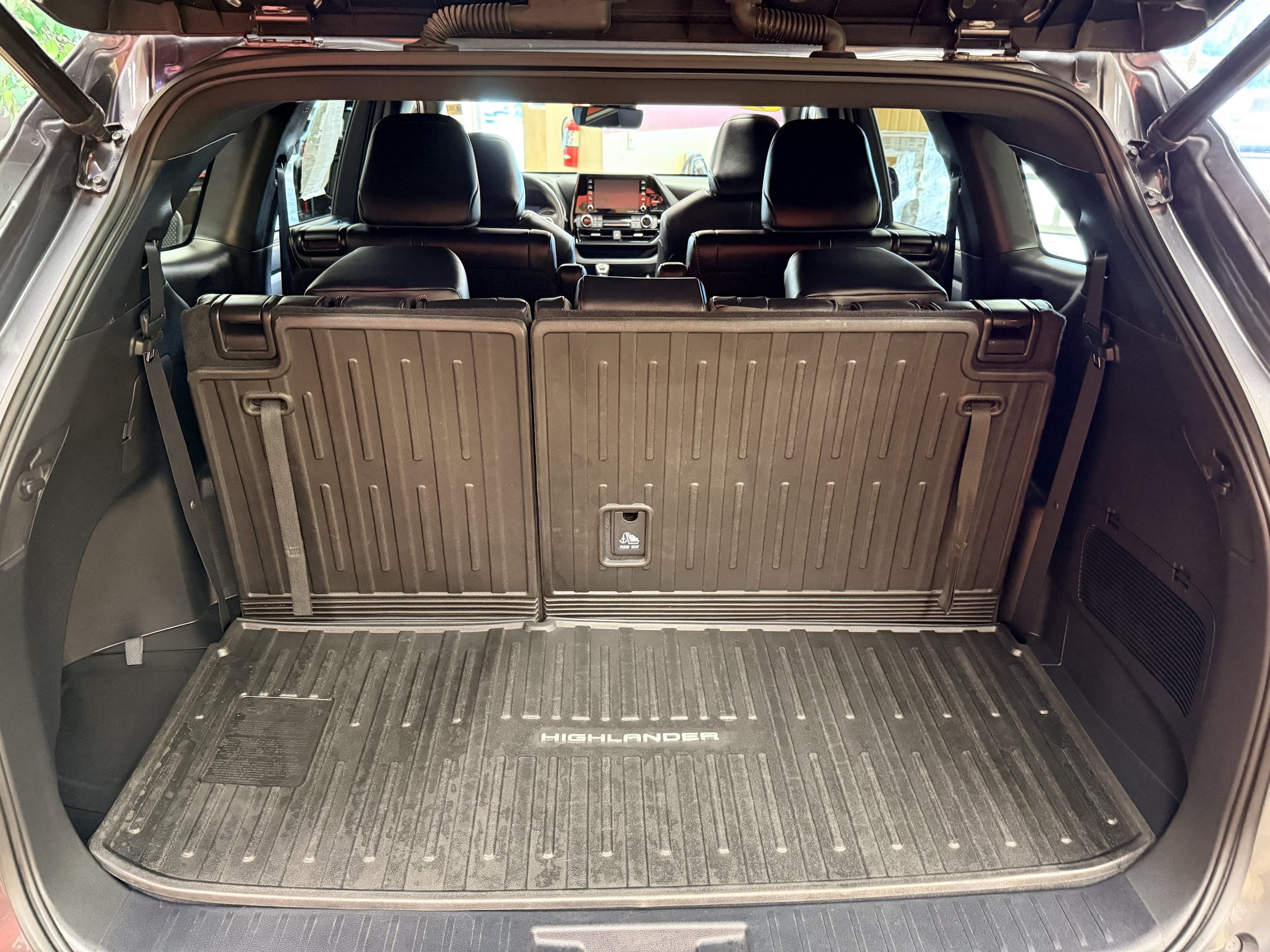 Used 2022 Toyota Highlander XSE AWD/4WD image 25
