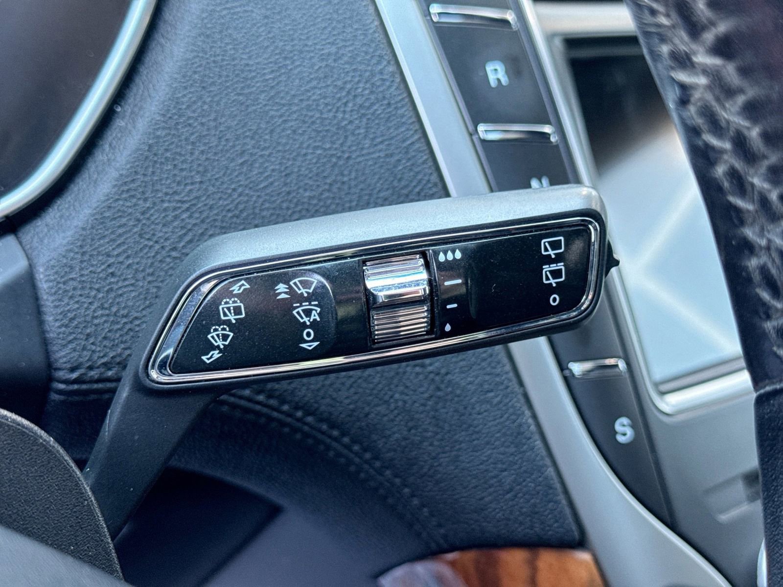 Used 2019 Lincoln Nautilus Select image 27