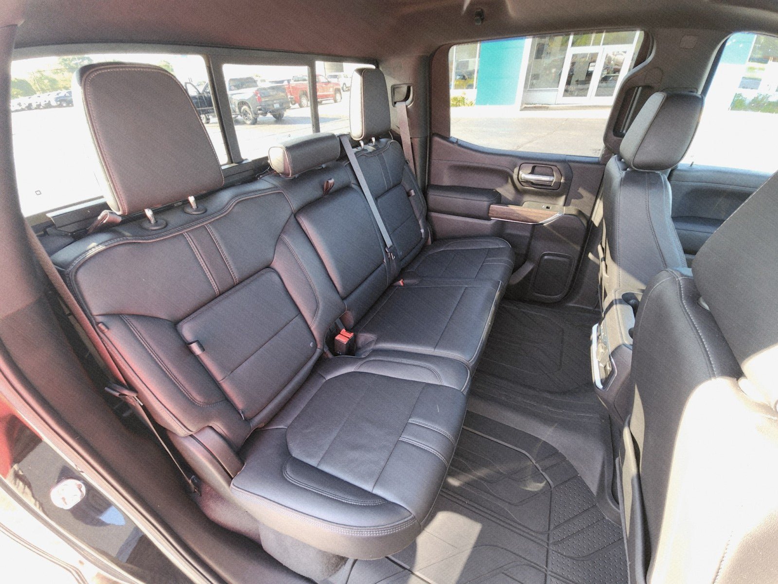 Used 2021 Chevrolet Silverado 1500 High Country w/ Technology Package AWD/4WD image 18