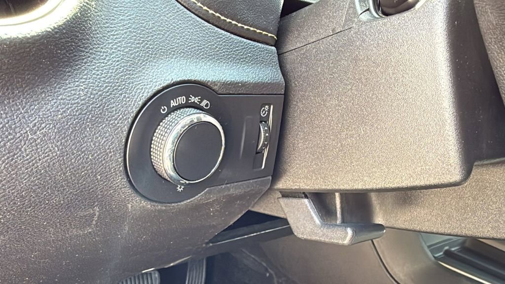 Used 2015 Chevrolet Camaro LS RWD image 31