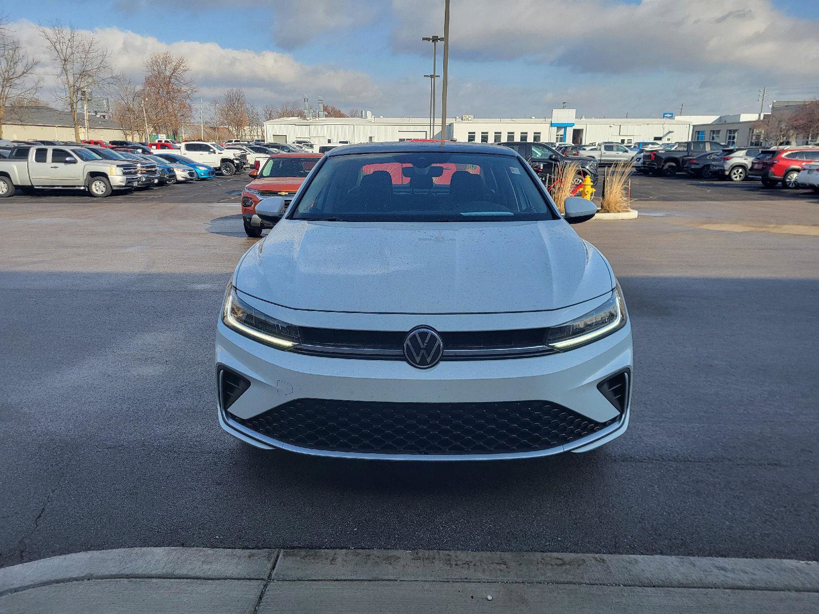 Used 2025 Volkswagen Jetta SE w/ Sunroof Package image 8