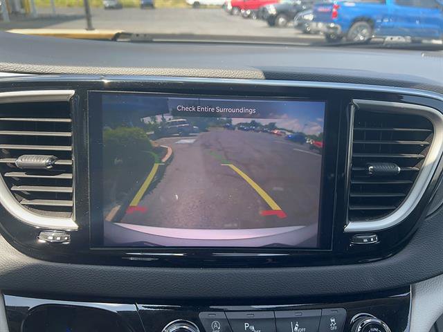 Used 2024 Chrysler Pacifica Touring-L FWD image 26