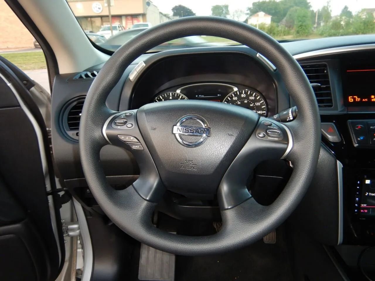 Used 2014 Nissan Pathfinder S image 18