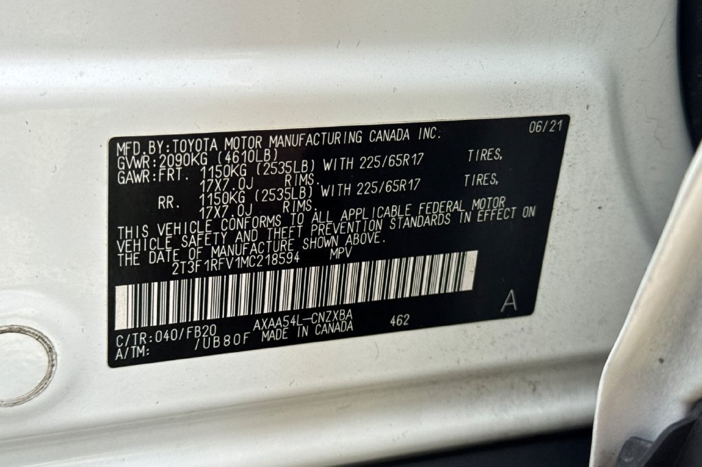 Used 2021 Toyota RAV4 LE AWD/4WD image 31