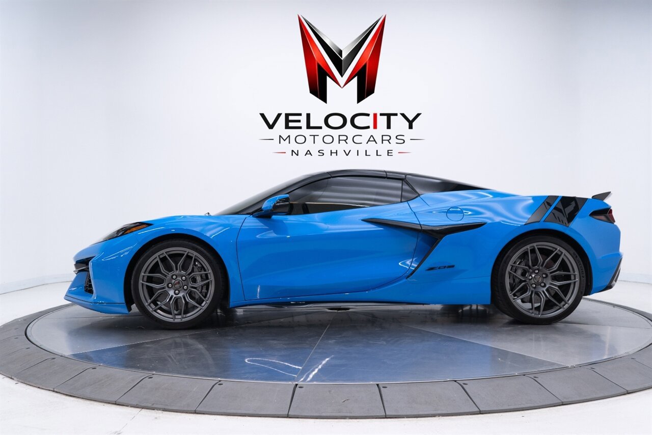 Used 2023 Chevrolet Corvette Z06 w/ Stealth Interior Trim Package RWD image 9