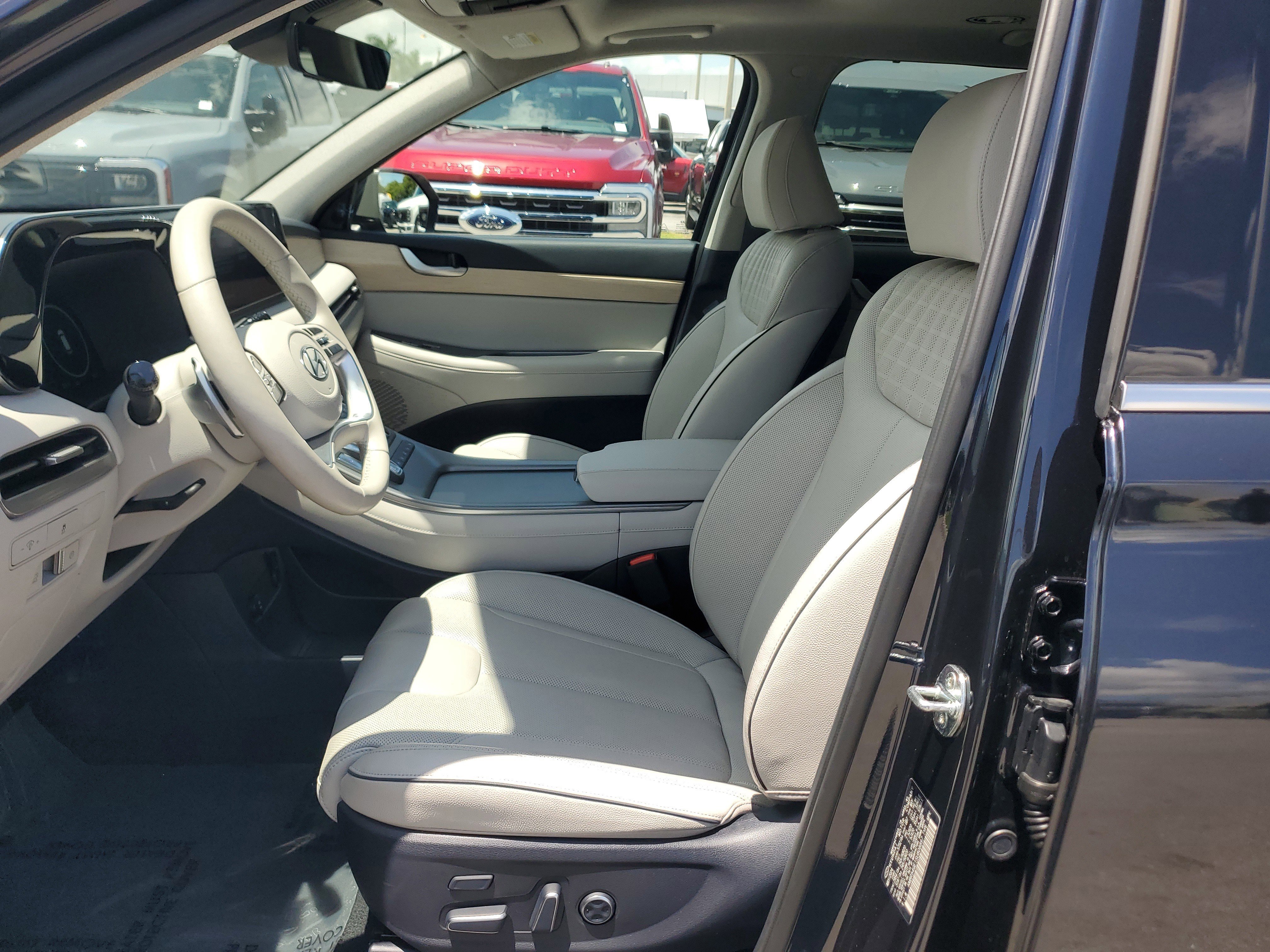 Used 2025 Hyundai Palisade Limited image 12