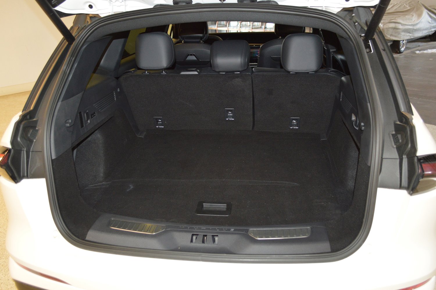 Used 2024 Lincoln Nautilus Reserve w/ Jet Appearance Package (87T) AWD/4WD image 13