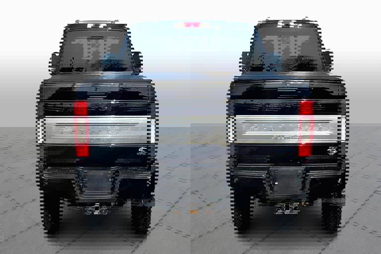 Used 2022 Ford F250 Platinum w/ FX4 Off-Road Package image 5