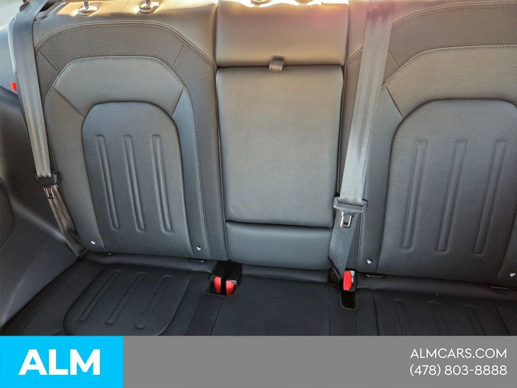 Used 2022 Land Rover Defender 90 X-Dynamic S AWD/4WD image 15