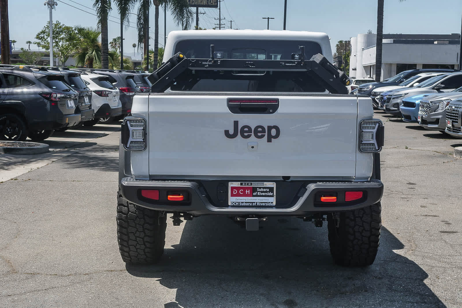 Used 2023 Jeep Gladiator Mojave AWD/4WD image 5