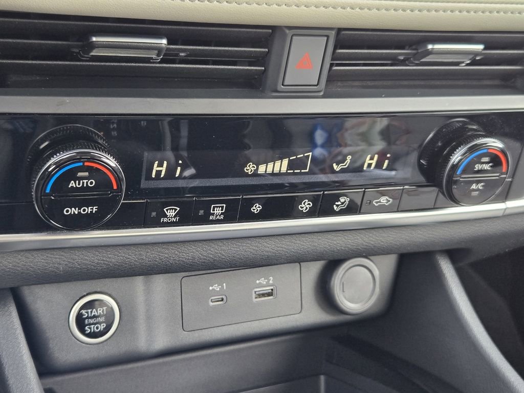 Used 2023 Nissan Rogue SV image 25