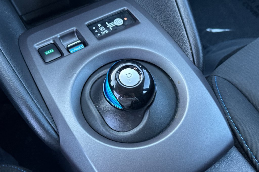 Used 2025 Nissan Leaf S FWD image 20