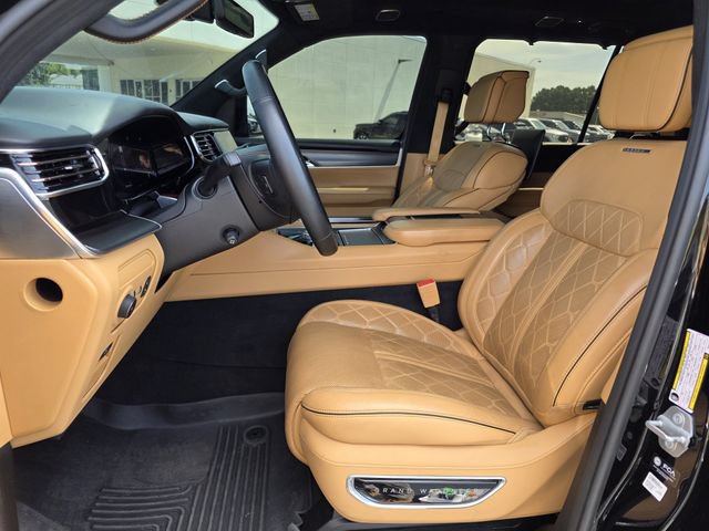 Used 2023 Jeep Grand Wagoneer Series III w/ Rear Seat Video Group 1 AWD/4WD image 13