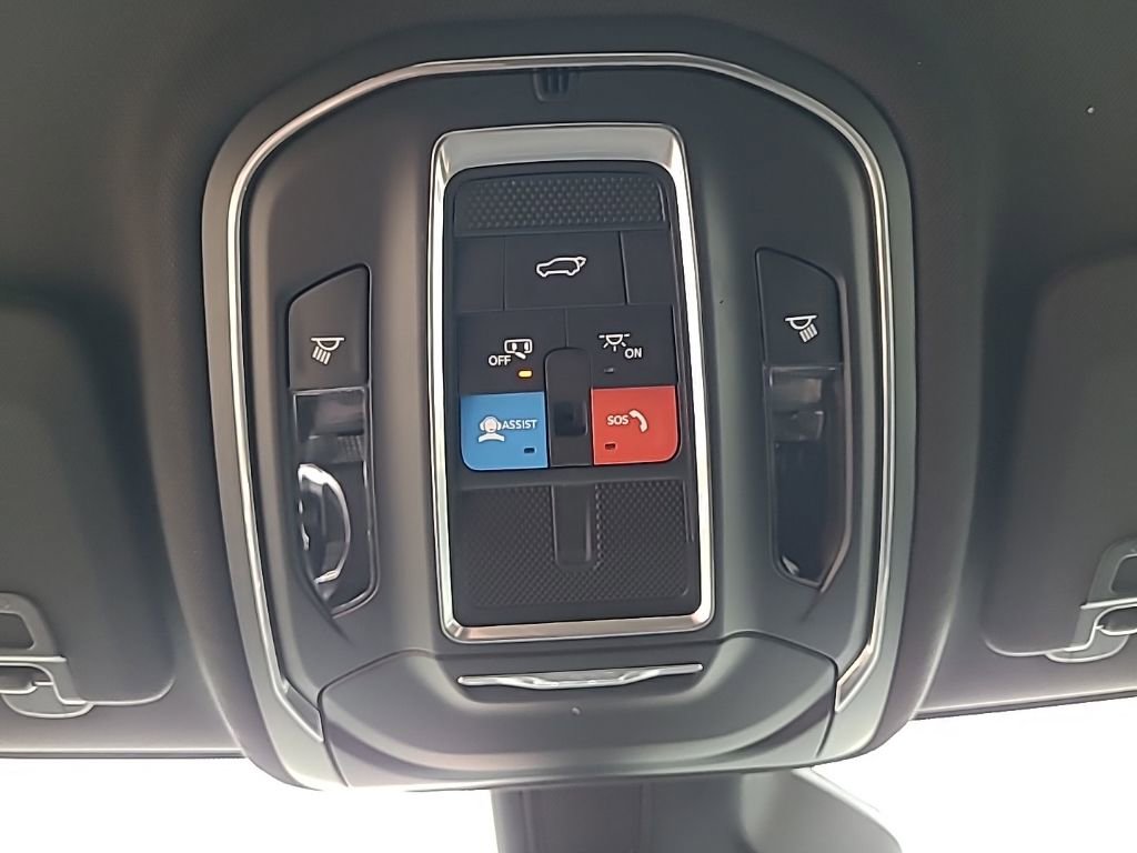 New 2025 Jeep Grand Cherokee Laredo w/ Luxury Tech Group I image 34